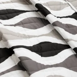 3pc Mid Century Geo Quilt Set - Lush Décor -Home Decoration Promotion GUEST d63d3b95 2c2c 4df9 a201 8ea5d6ac052a